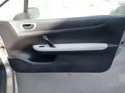 Vehicul casat peugeot 307 cc (s1) rfn al anului 2003 alimentat 