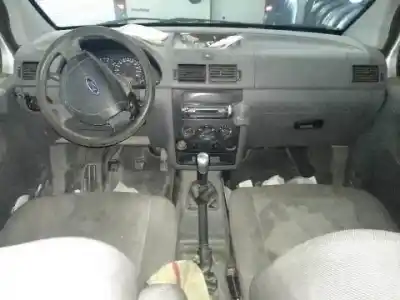 Здавання транспортного засобу ford tourneo connect (tc7) hcpa року 2002 потужний 