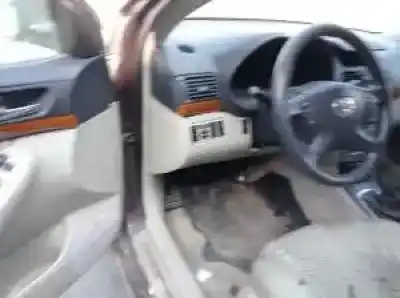 Veicolo di demolizione toyota avensis berlina (t25) 2ad dell'anno 2005 alimentato 