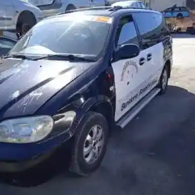 Veículo de Sucata kia carnival ii j3 do ano 2001 alimentado 