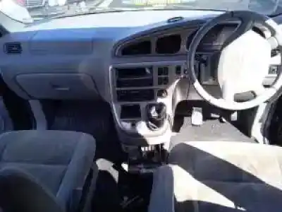 Veículo de Sucata kia carnival ii j3 do ano 2001 alimentado 