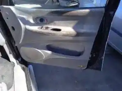 Veículo de Sucata kia carnival ii j3 do ano 2001 alimentado 