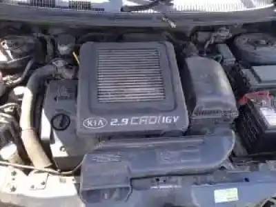 Veículo de Sucata kia carnival ii j3 do ano 2001 alimentado 