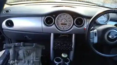 Здавання транспортного засобу mini cabrio (r52) w10b16a року 2004 потужний 