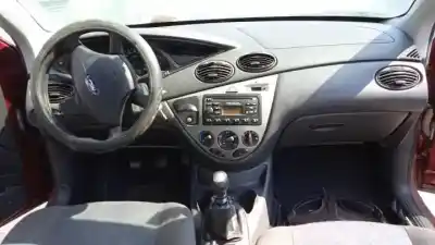 Veicolo di demolizione ford focus turnier (cak) ffda dell'anno 1998 alimentato 