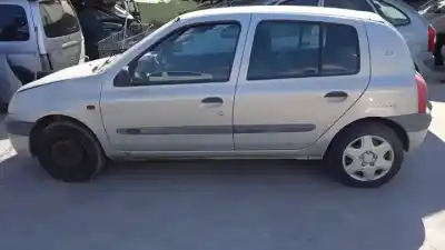 Здавання транспортного засобу renault clio ii fase i (b/cbo) d7f720 року 1998 потужний 