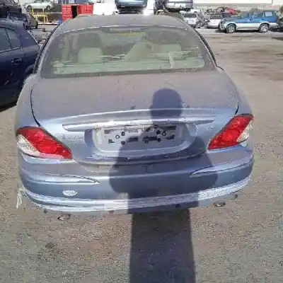 Здавання транспортного засобу jaguar x-type i (x400) 2.5 v6 a las 4 ruedas року 2001 потужний 