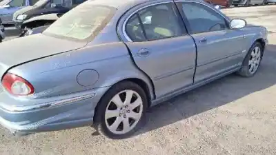 Здавання транспортного засобу jaguar x-type i (x400) 2.5 v6 a las 4 ruedas року 2001 потужний 