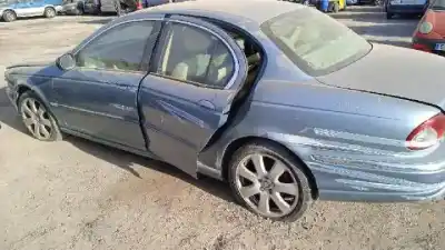Здавання транспортного засобу jaguar x-type i (x400) 2.5 v6 a las 4 ruedas року 2001 потужний 
