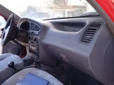 Veículo de Sucata daewoo lanos 1.5 g a15sms-g do ano 1997 alimentado 