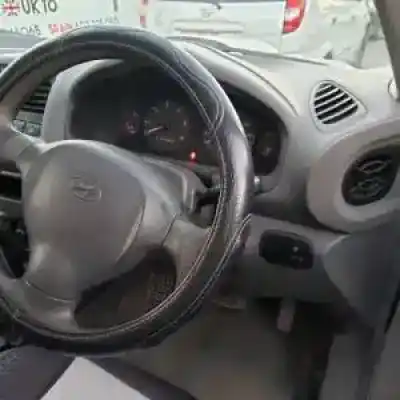 Veicolo di demolizione hyundai santa fe (sm) d4ea-v dell'anno 2001 alimentato 