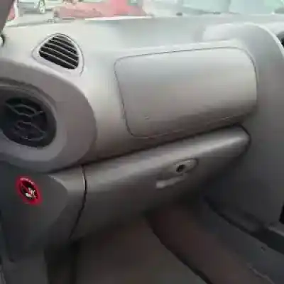 Veicolo di demolizione hyundai santa fe (sm) d4ea-v dell'anno 2001 alimentato 