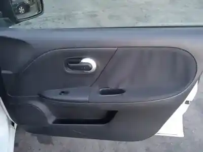 Veicolo di demolizione nissan note (e11e) k9kc400 dell'anno 2010 alimentato 