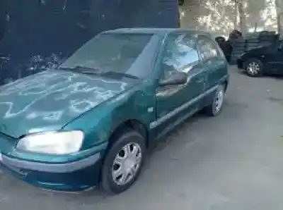 Veicolo di demolizione PEUGEOT 106 (S2) VJZ dell'anno 1996 alimentato 