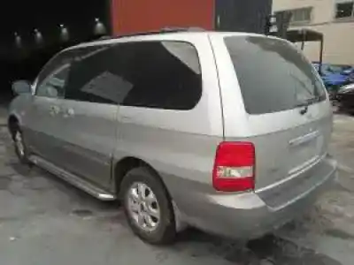 Veículo de Sucata kia carnival ii j3 do ano 2001 alimentado 