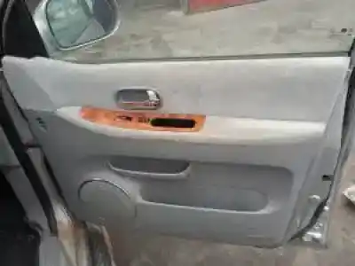 Veículo de Sucata kia carnival ii j3 do ano 2001 alimentado 