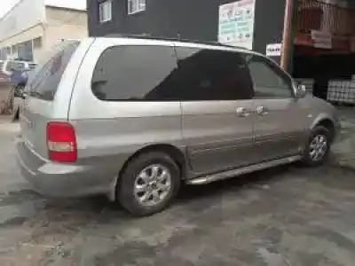 Veículo de Sucata kia carnival ii j3 do ano 2001 alimentado 