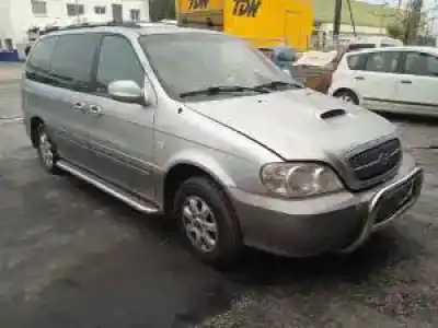Veículo de Sucata kia carnival ii j3 do ano 2001 alimentado 