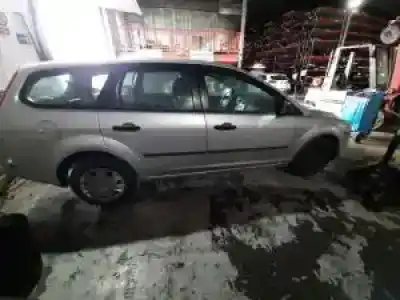 Veicolo di demolizione ford focus sportbreak (cap) hwda dell'anno 2004 alimentato 