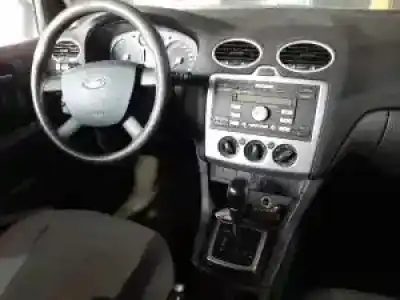 Veicolo di demolizione ford focus sportbreak (cap) hwda dell'anno 2004 alimentato 