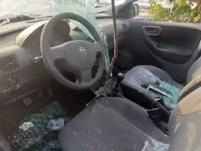 Veículo de Sucata opel corsa c (f68) z13dt do ano 2003 alimentado 