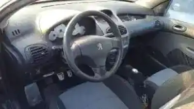 Veículo de Sucata peugeot 206 cc nfu(tu5jp4) do ano 2001 alimentado 