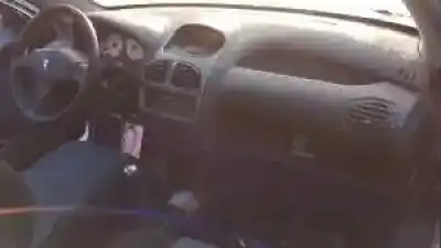 Veículo de Sucata peugeot 206 cc nfu(tu5jp4) do ano 2001 alimentado 