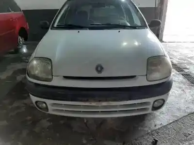 Scrapping Vehicle RENAULT CLIO II FASE I (B/CBO) D7F720 of the year 1998 powered 