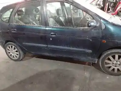 Scrapping Vehicle renault scenic (ja..) f9q732 of the year 2001 powered 
