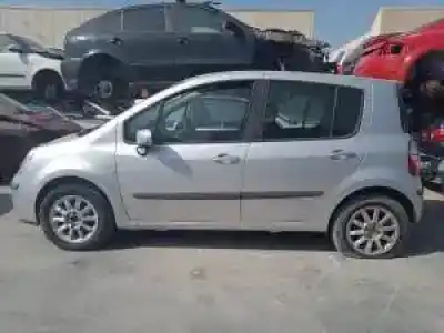 Veicolo di demolizione renault grand modus k9k766 dell'anno 2006 alimentato 