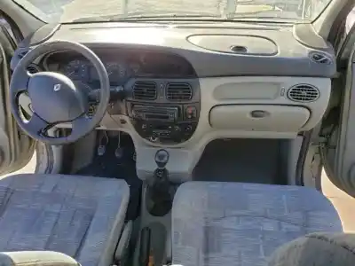 Scrapping Vehicle renault scenic rx4 (ja0) f9qk7 of the year 2000 powered 