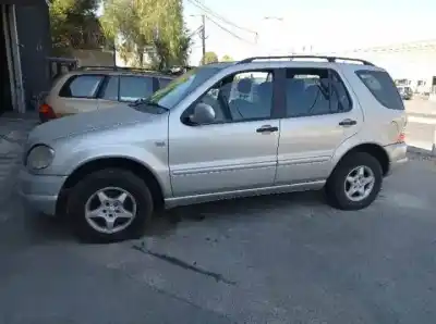 Veículo de Sucata mercedes-benz clase m (w163) m112942 do ano 1997 alimentado 