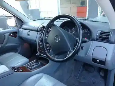 Veículo de Sucata mercedes-benz clase m (w163) m112942 do ano 1997 alimentado 