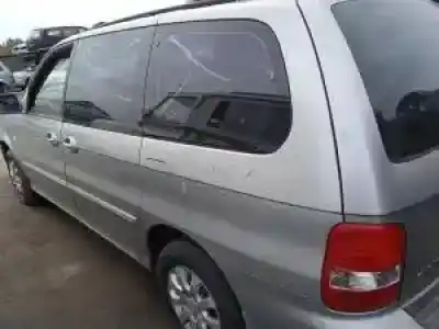 Sloopvoertuig kia carnival d/j3 van het jaar 2000 aangedreven 