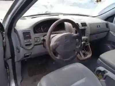 Sloopvoertuig kia carnival d/j3 van het jaar 2000 aangedreven 