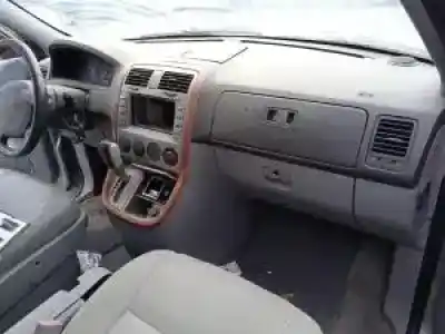 Sloopvoertuig kia carnival d/j3 van het jaar 2000 aangedreven 