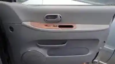 Sloopvoertuig kia carnival d/j3 van het jaar 2000 aangedreven 