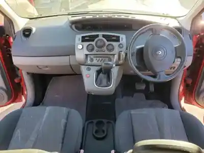 Scrapping Vehicle renault scenic ii k4m761 of the year 2006 powered 