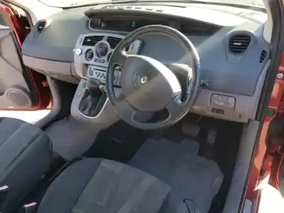 Scrapping Vehicle renault scenic ii k4m761 of the year 2006 powered 