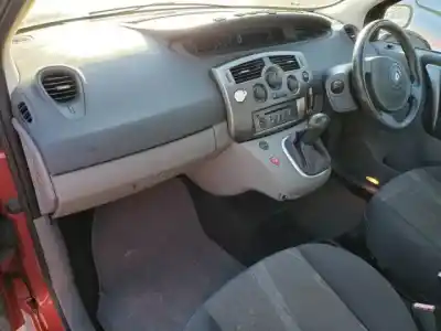 Scrapping Vehicle renault scenic ii k4m761 of the year 2006 powered 