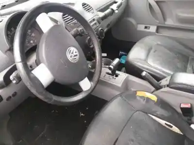 Veículo de Sucata volkswagen new beetle cabriolet (1y7) awv do ano 2008 alimentado 