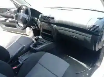 Véhicule à la ferraille volkswagen passat berlina (3b2) ahl de l'année 1996 alimenté 