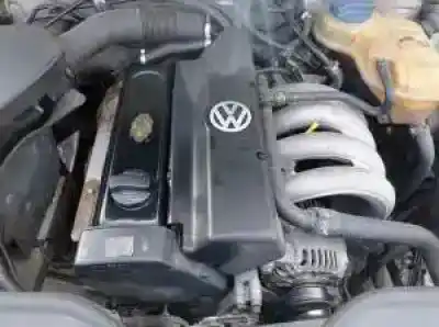 Véhicule à la ferraille volkswagen passat berlina (3b2) ahl de l'année 1996 alimenté 