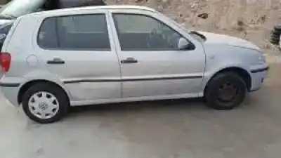 Veículo de Sucata volkswagen polo berlina (6n2) akk do ano 1999 alimentado 