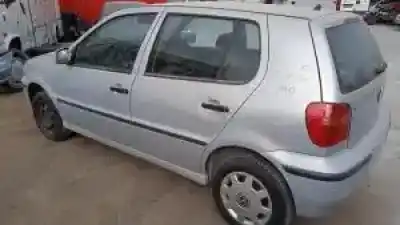 Veículo de Sucata volkswagen polo berlina (6n2) akk do ano 1999 alimentado 