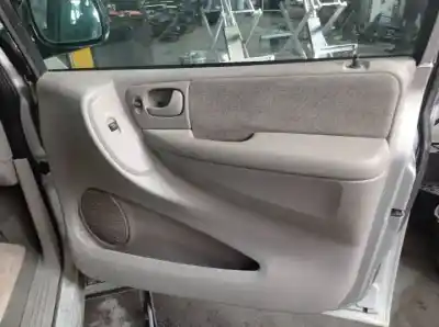 Veicolo di demolizione chrysler voyager (rg) enc dell'anno 2001 alimentato 