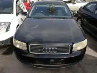Veículo de Sucata AUDI A4 BERLINA (8E) 2.0 20V CAT (ALT) do ano 2001 alimentado 