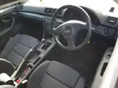 Sloopvoertuig audi a4 berlina (8e) 2.0 20v cat (alt) van het jaar 2001 aangedreven 
