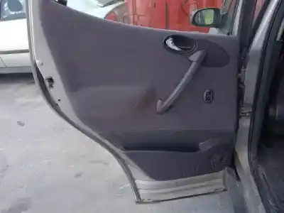 Veículo de Sucata mercedes-benz clase a (w168) 668940 do ano 1997 alimentado 