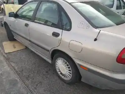 Véhicule à la ferraille volvo s40 berlina b4184s de l'année 1995 alimenté 